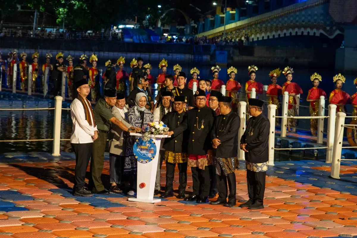 Foto suasana Panggung Terapung di Festival Cisadane
